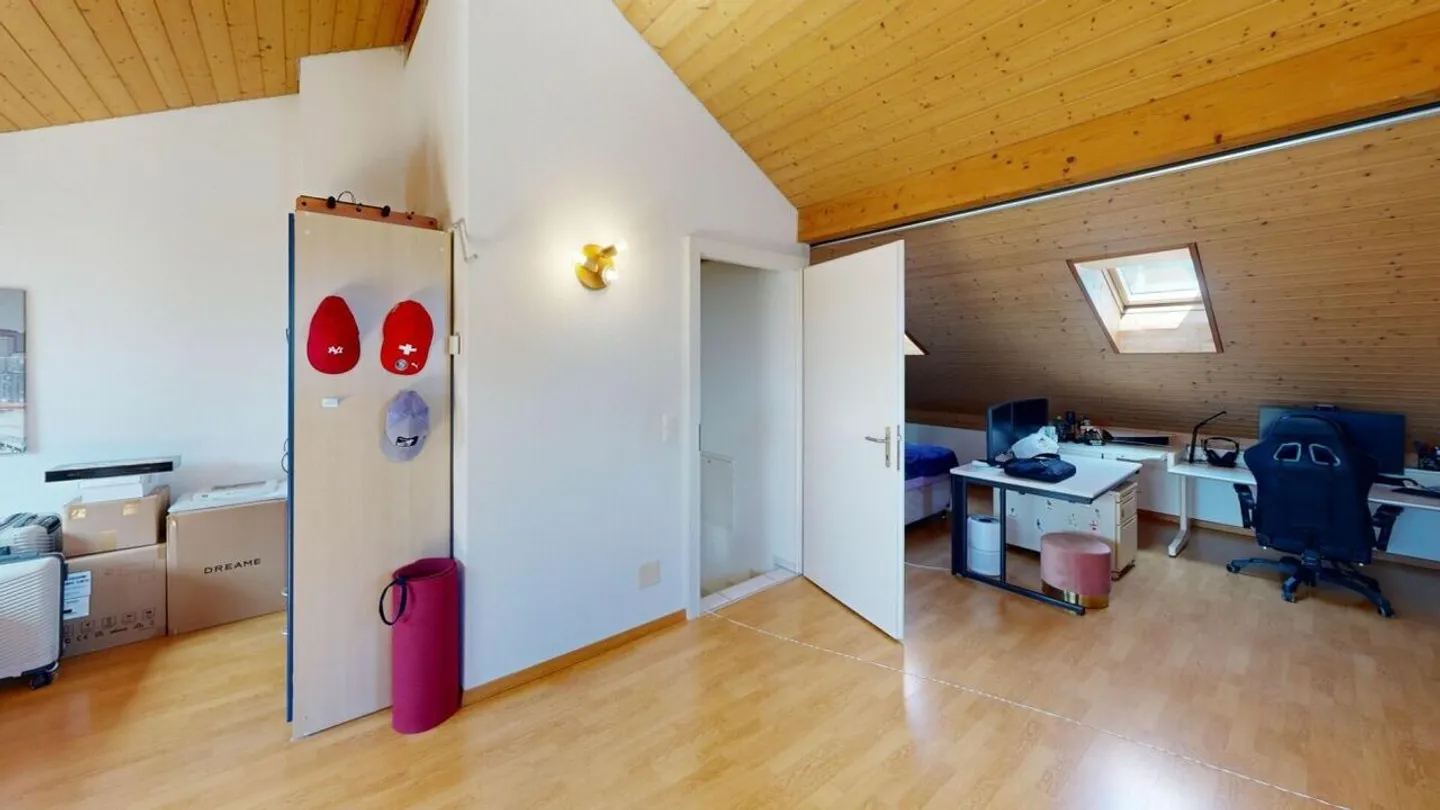 Felicità abitativa a Buchs ZH - Casa a schiera angolare con giardino da amare - Foto 18 di 29
