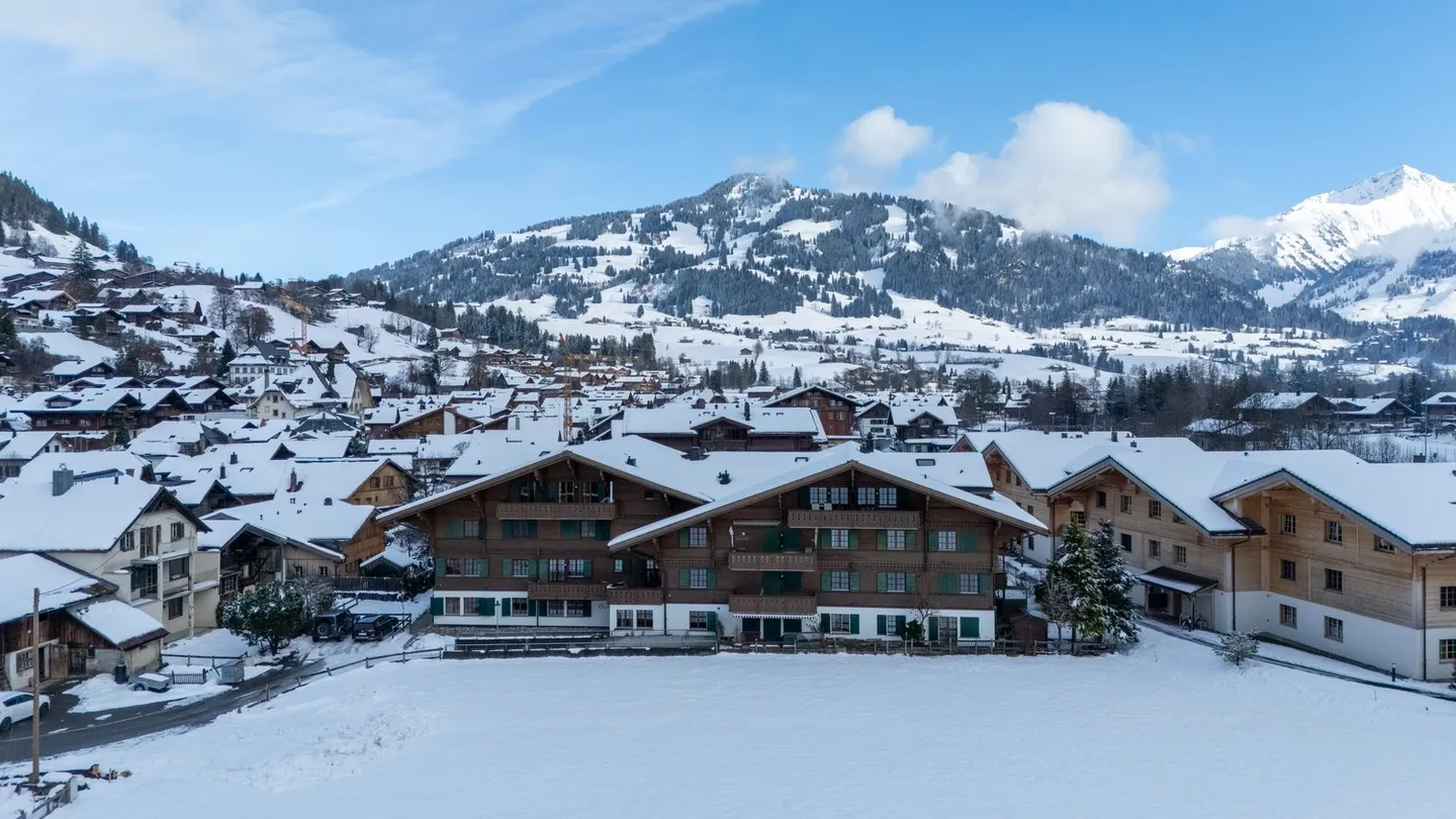 Appartement de 3½ pièces en propriété dans le centre historique du village de Saanen - Photo 2 sur 22