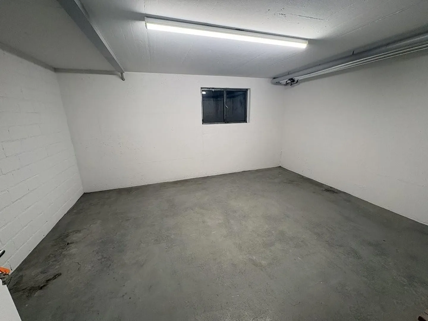 Espace de stockage / salle de bricolage / salle d'archives à louer - Photo 3 sur 3