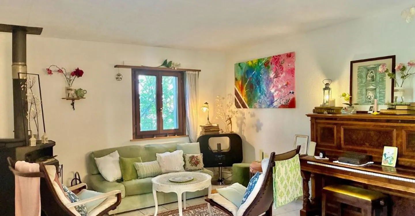 Einfamilienhaus mit 3,5 Zimmern, Anbau und großem Garten - Foto 2 von 11
