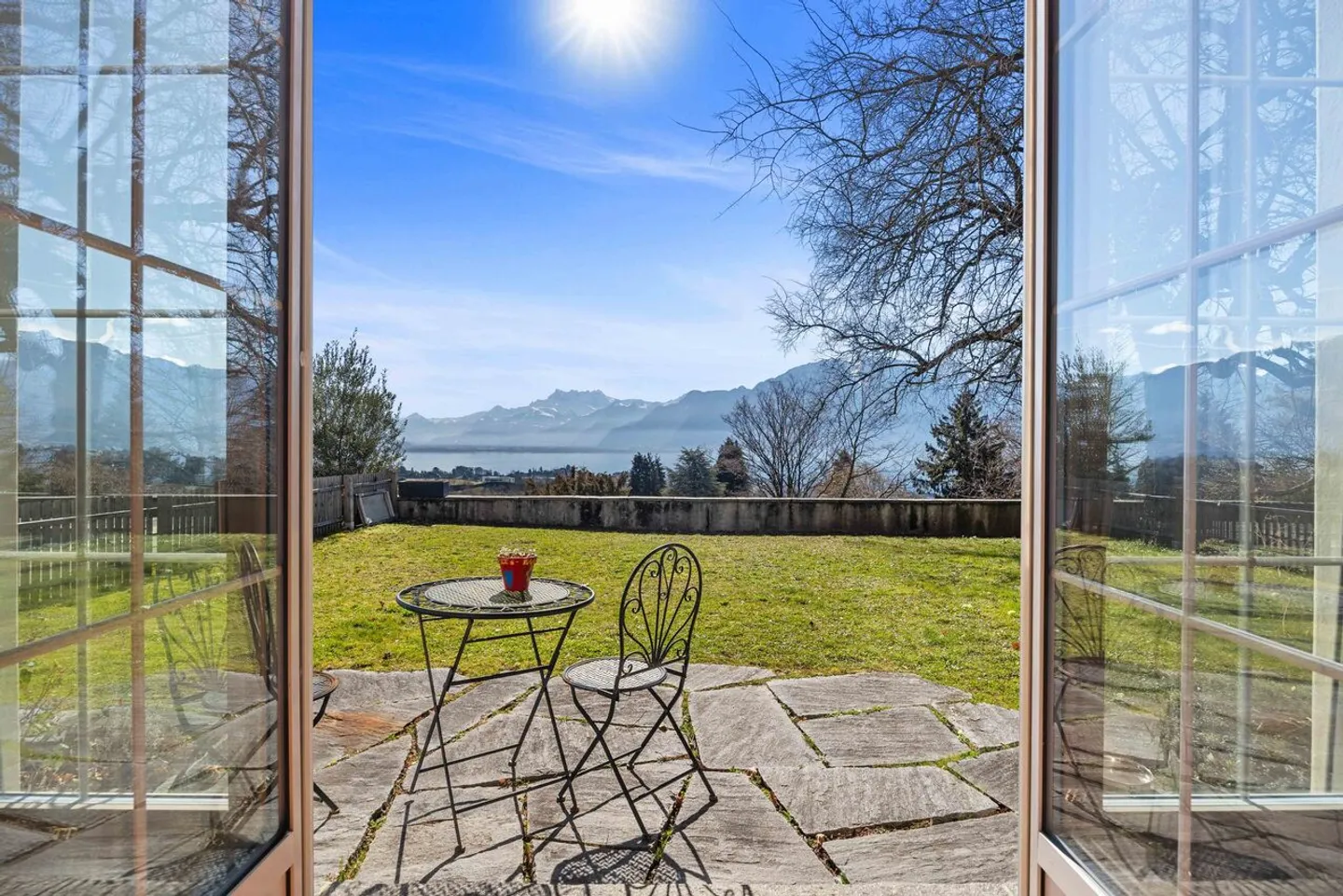 Villa Elegante con Vista Lago - Foto 3 di 13