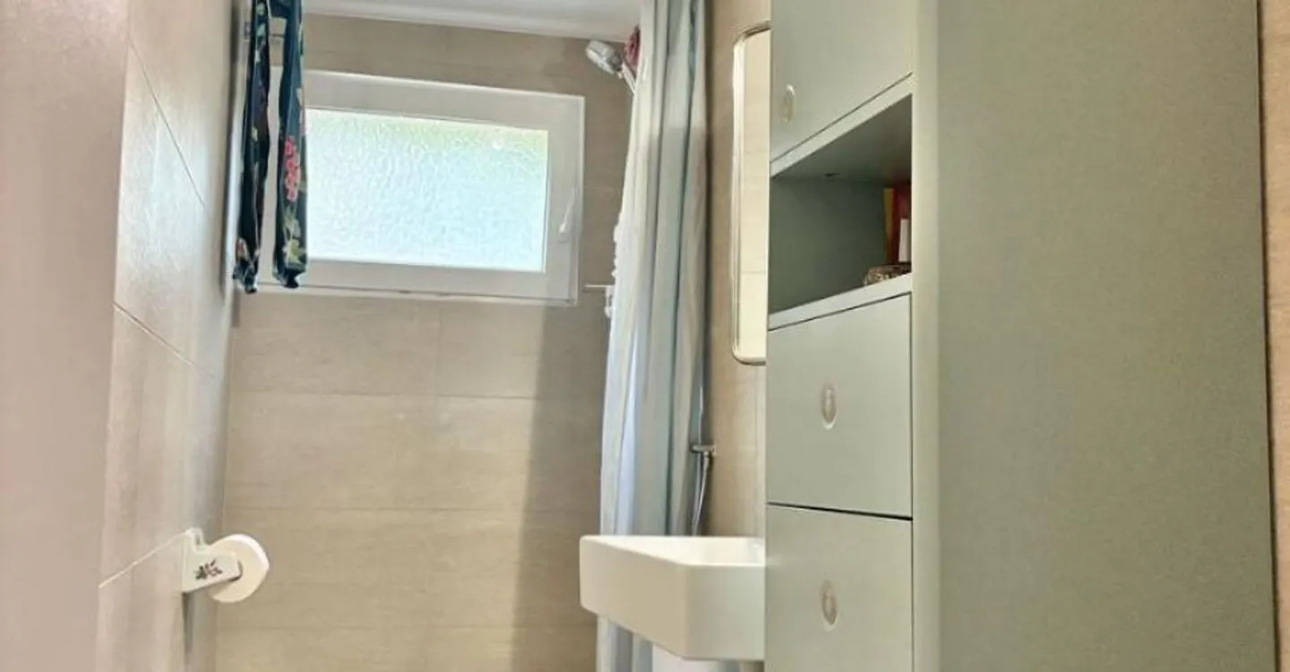 Einfamilienhaus mit 3,5 Zimmern, Anbau und großem Garten - Foto 10 von 11