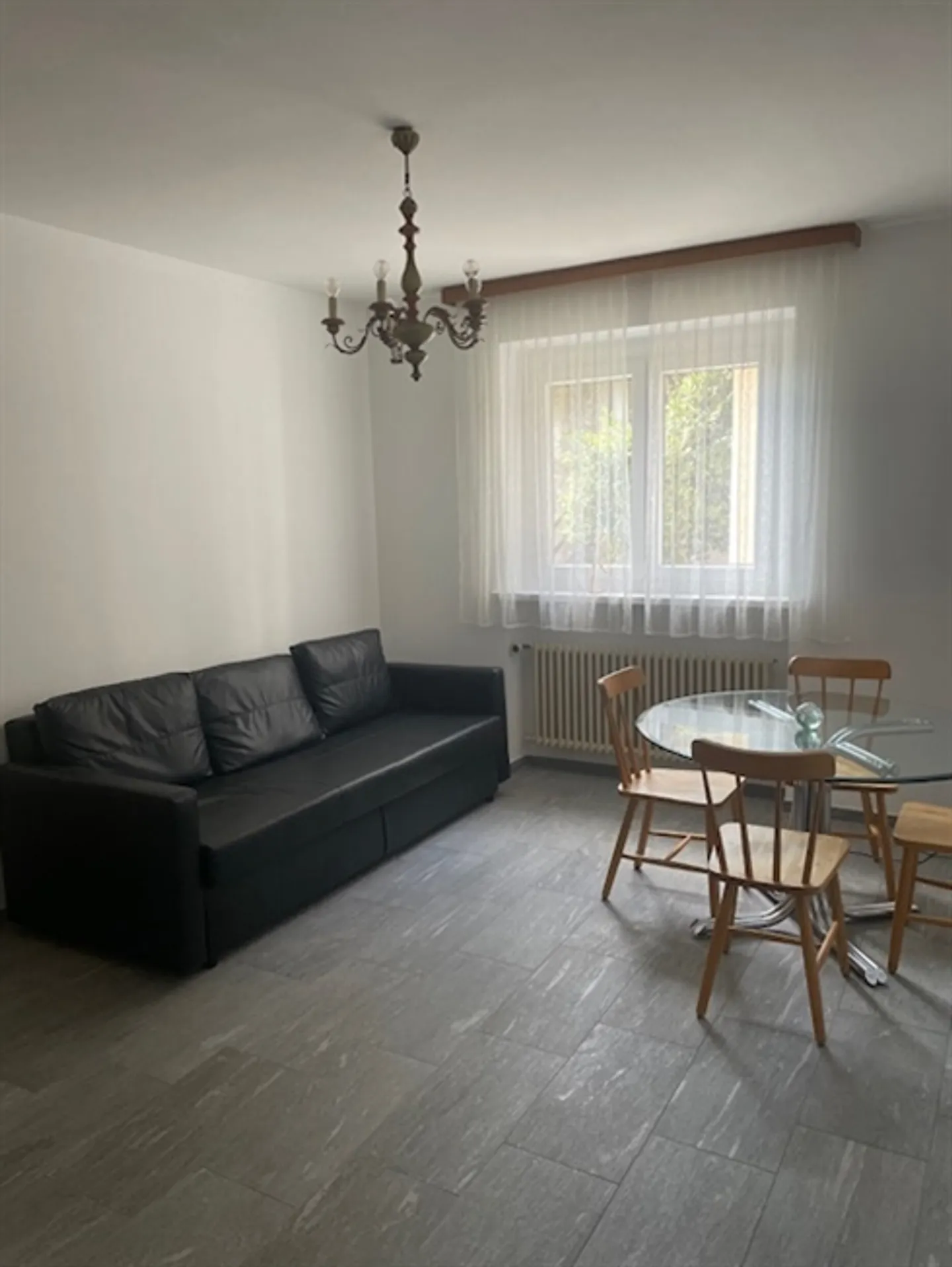 2.5-room apartment with small garden and external parking - Photo 1 of 11