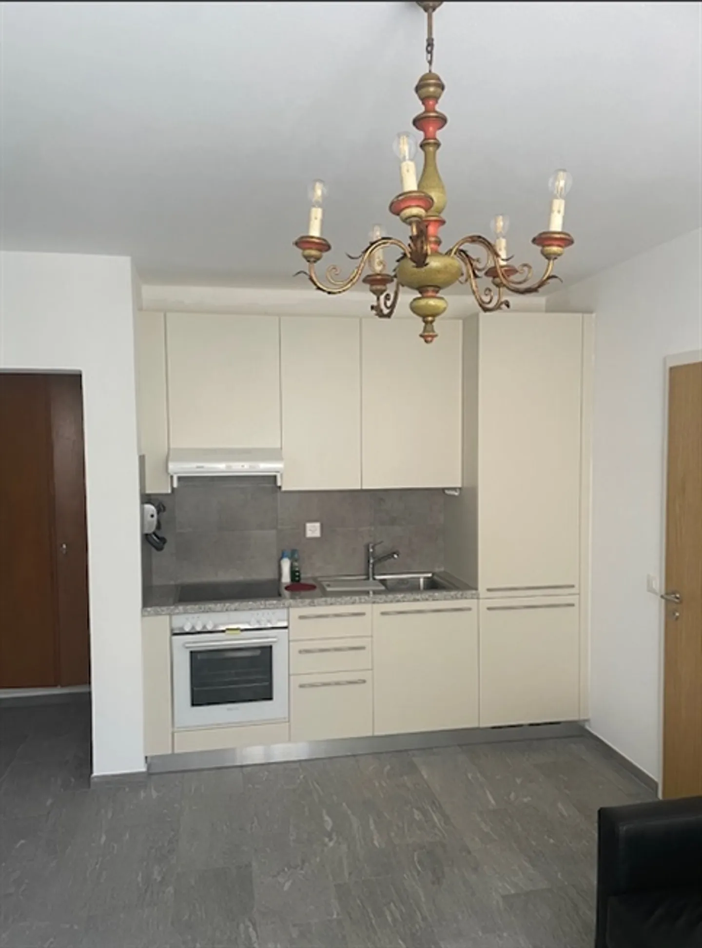 2.5-room apartment with small garden and external parking - Photo 3 of 11
