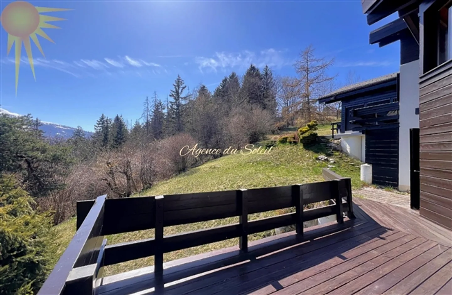 Ideal for a family, this beautiful and spacious chalet 5 minutes by car from the center of the resort - Photo 18 of 20