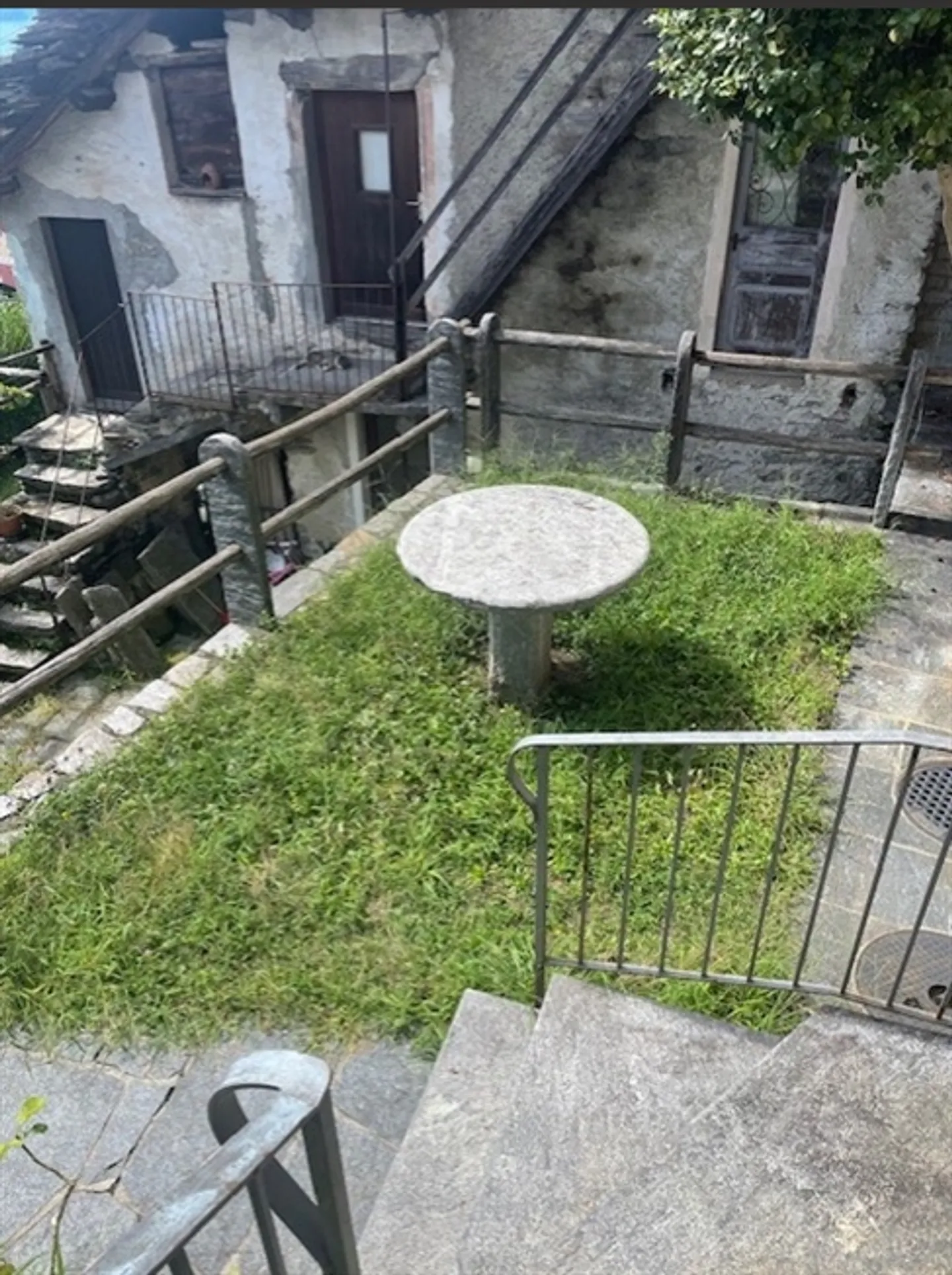 2.5-room apartment with small garden and external parking - Photo 10 of 11