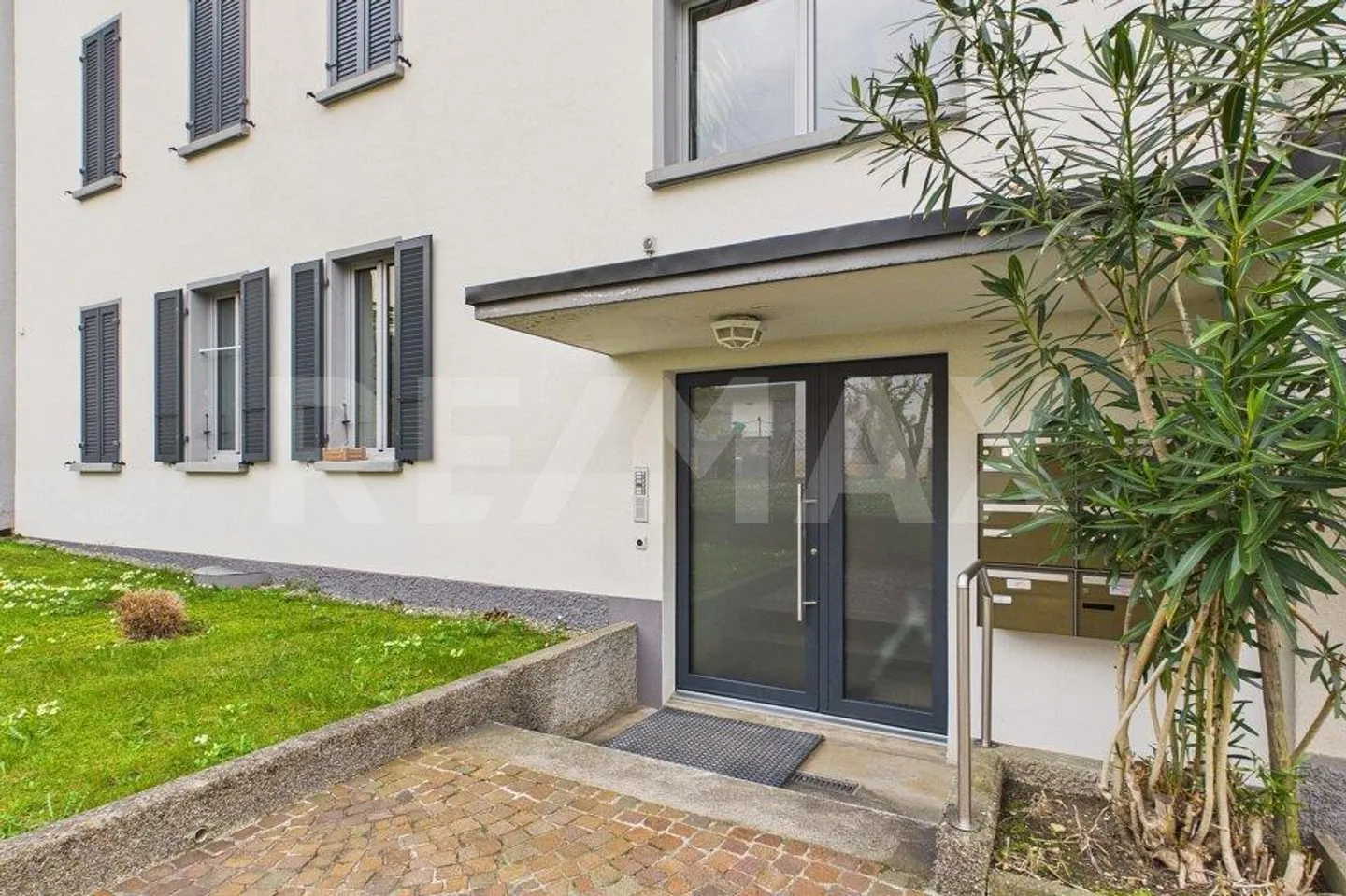 Bright and spacious 4.5-room apartment in Coldrerio - Photo 9 of 11