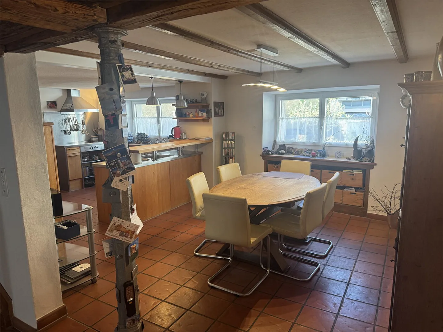 Grosses 6 Zi-Haus, ohne Renovationsbedarf. - Foto 2 von 17