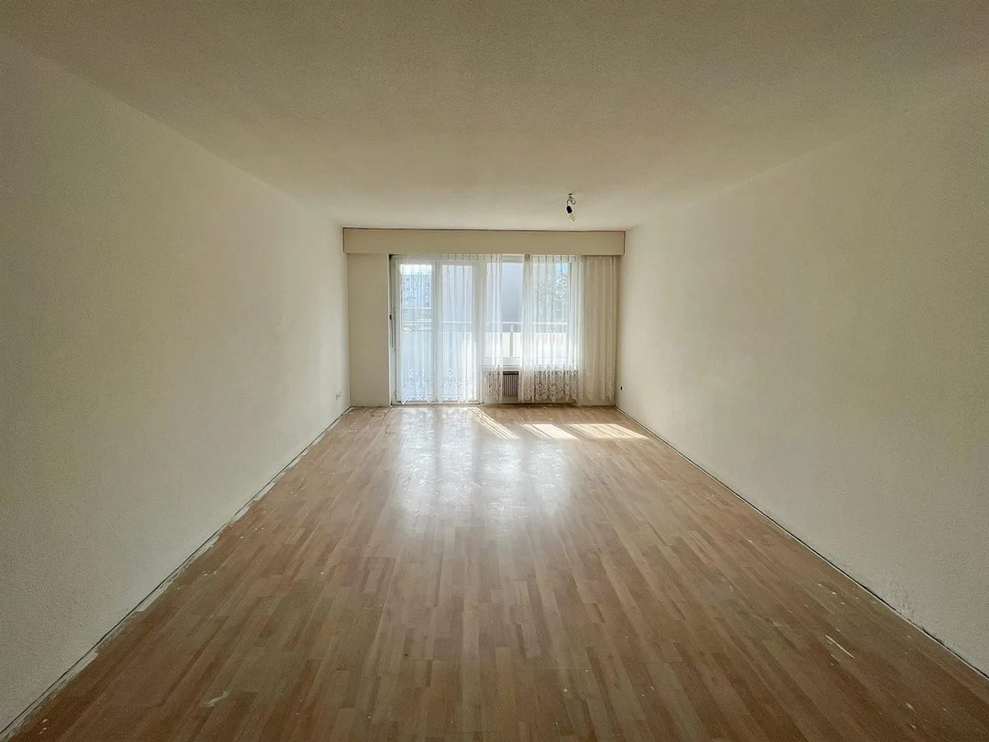 2.5-Room Apartment with Potential for Self-Realization - Photo 6 of 10