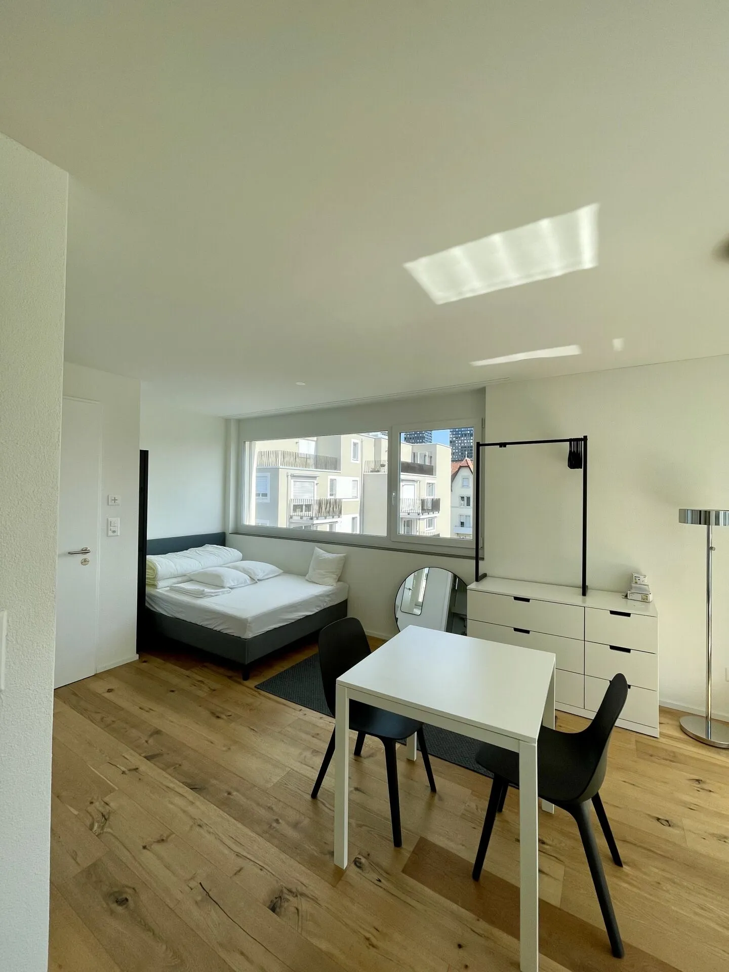 Bright 1.5-Room Apartment - Photo 3 of 6