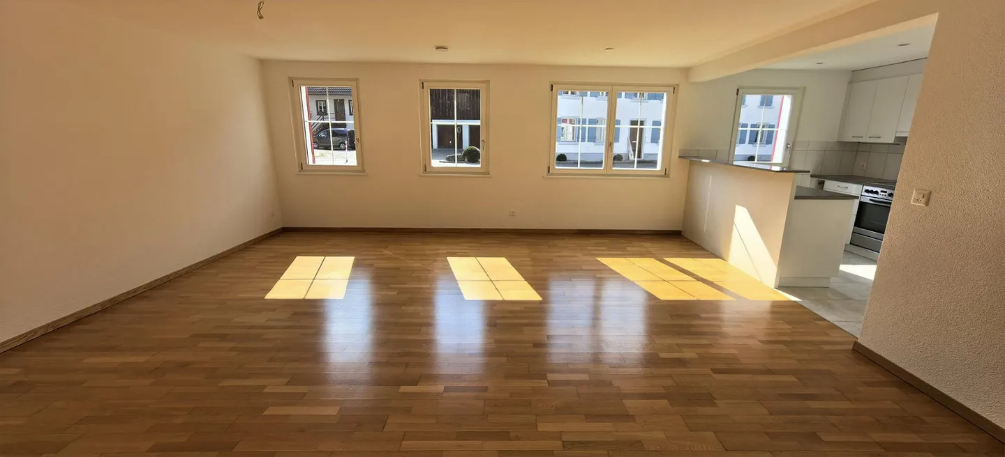 Helle 3.5-Zimmer-Wohnung in zentraler Lage - Foto 1 von 8