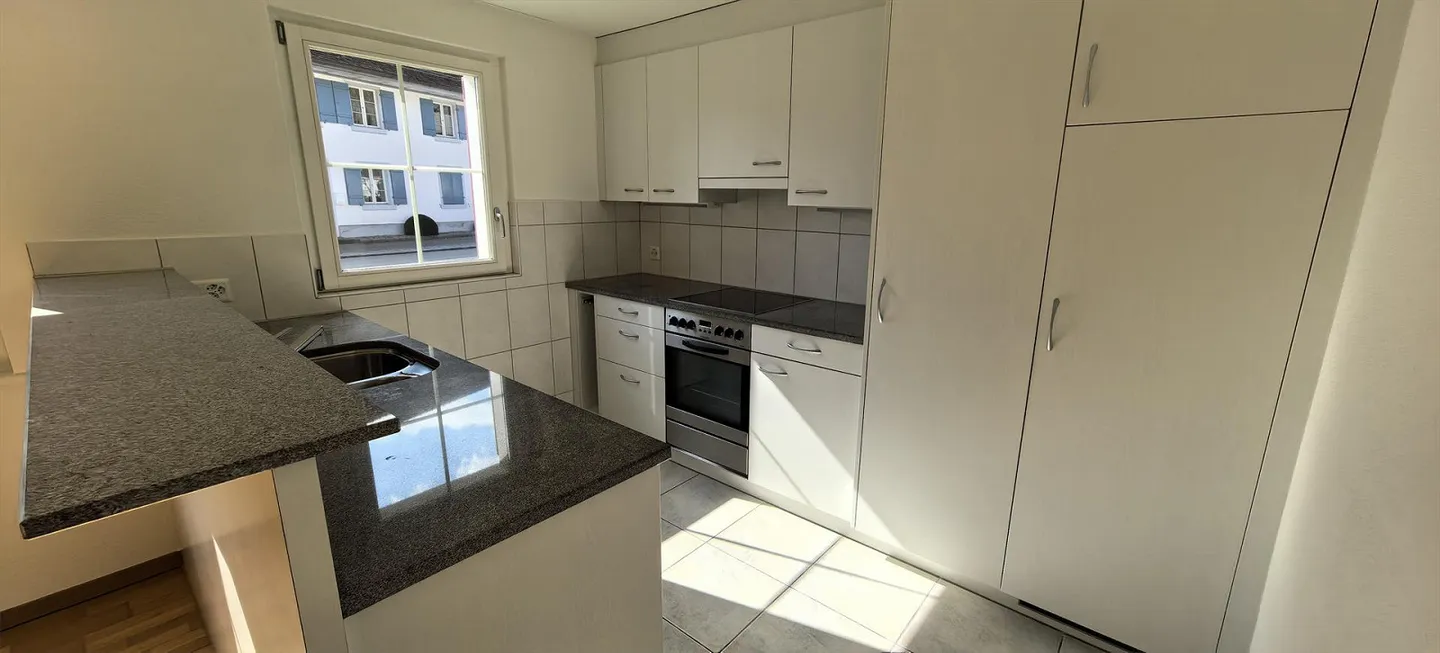 Helle 3.5-Zimmer-Wohnung in zentraler Lage - Foto 3 von 8