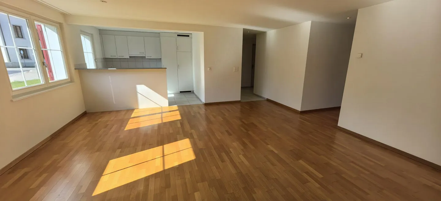 Helle 3.5-Zimmer-Wohnung in zentraler Lage - Foto 2 von 8