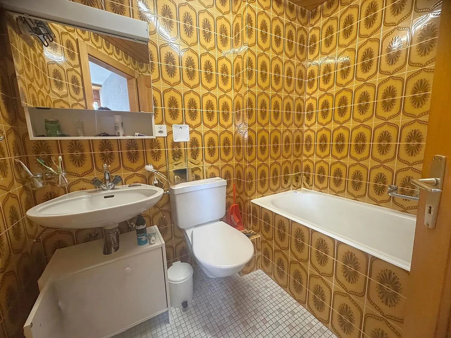 Charmant appartement de 3,5 pièces avec 60m2 et vue imprenable ! - Photo 8 sur 13