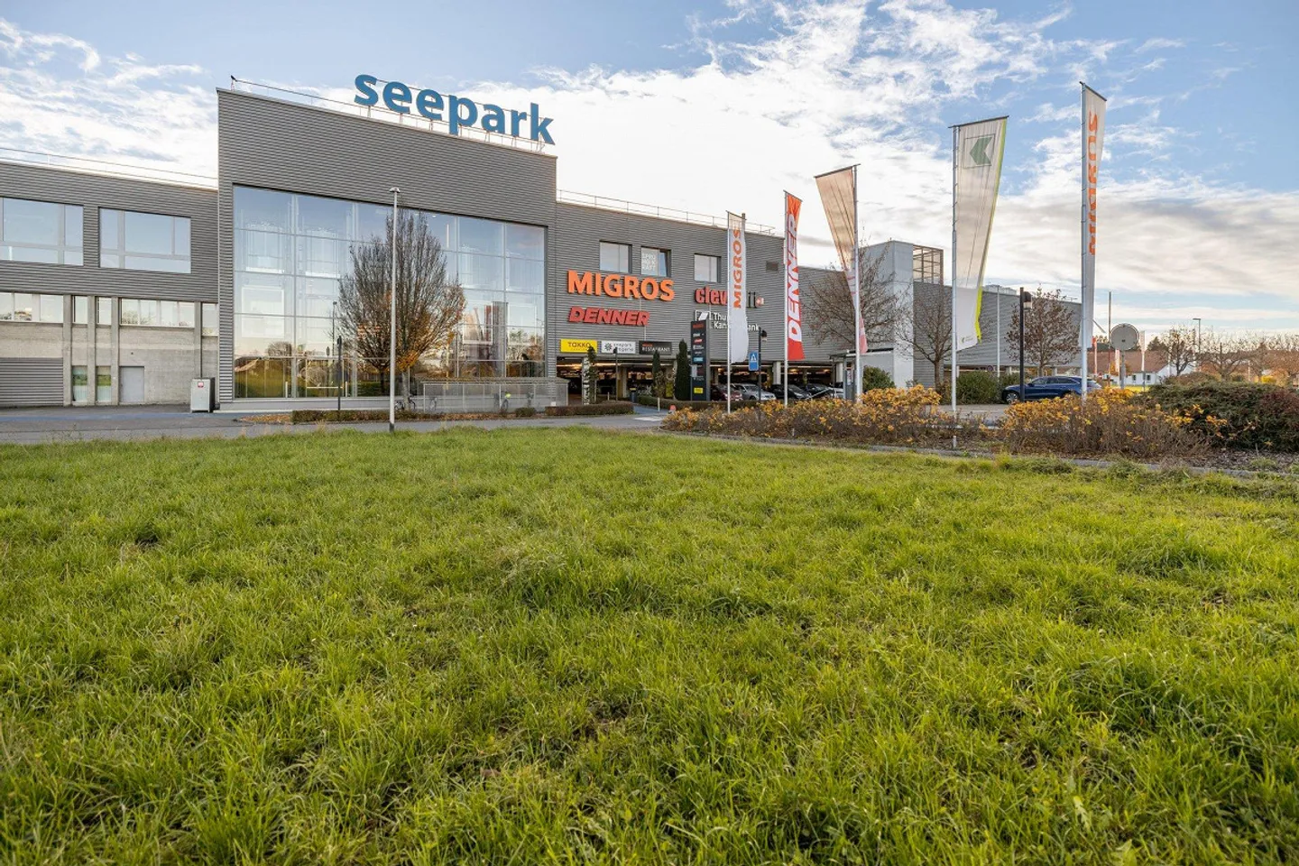 Propriété locative attrayante au 2ème étage du centre commercial Seepark - Photo 1 sur 9