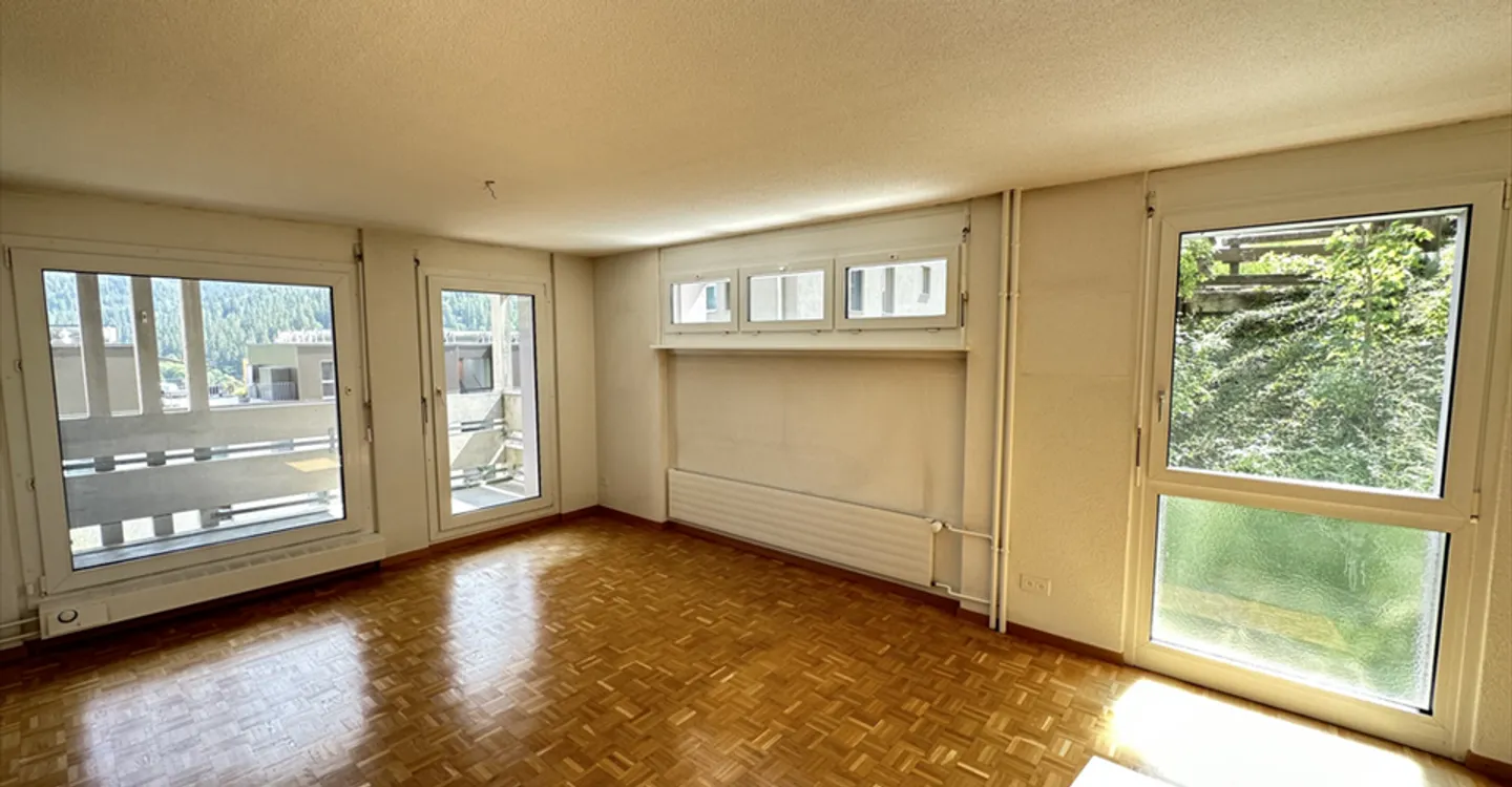 Charming Apartment with Terrace - Photo 3 of 8