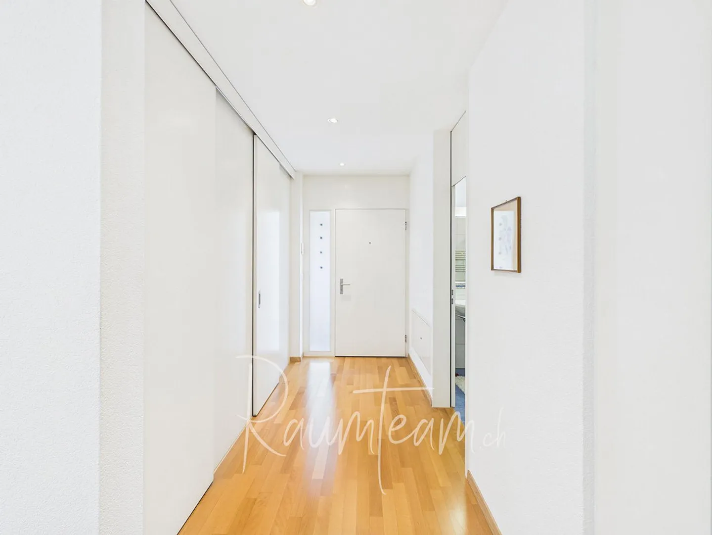 Living directly by the lake: Well-maintained apartment with lift and fireplace - Photo 4 of 10