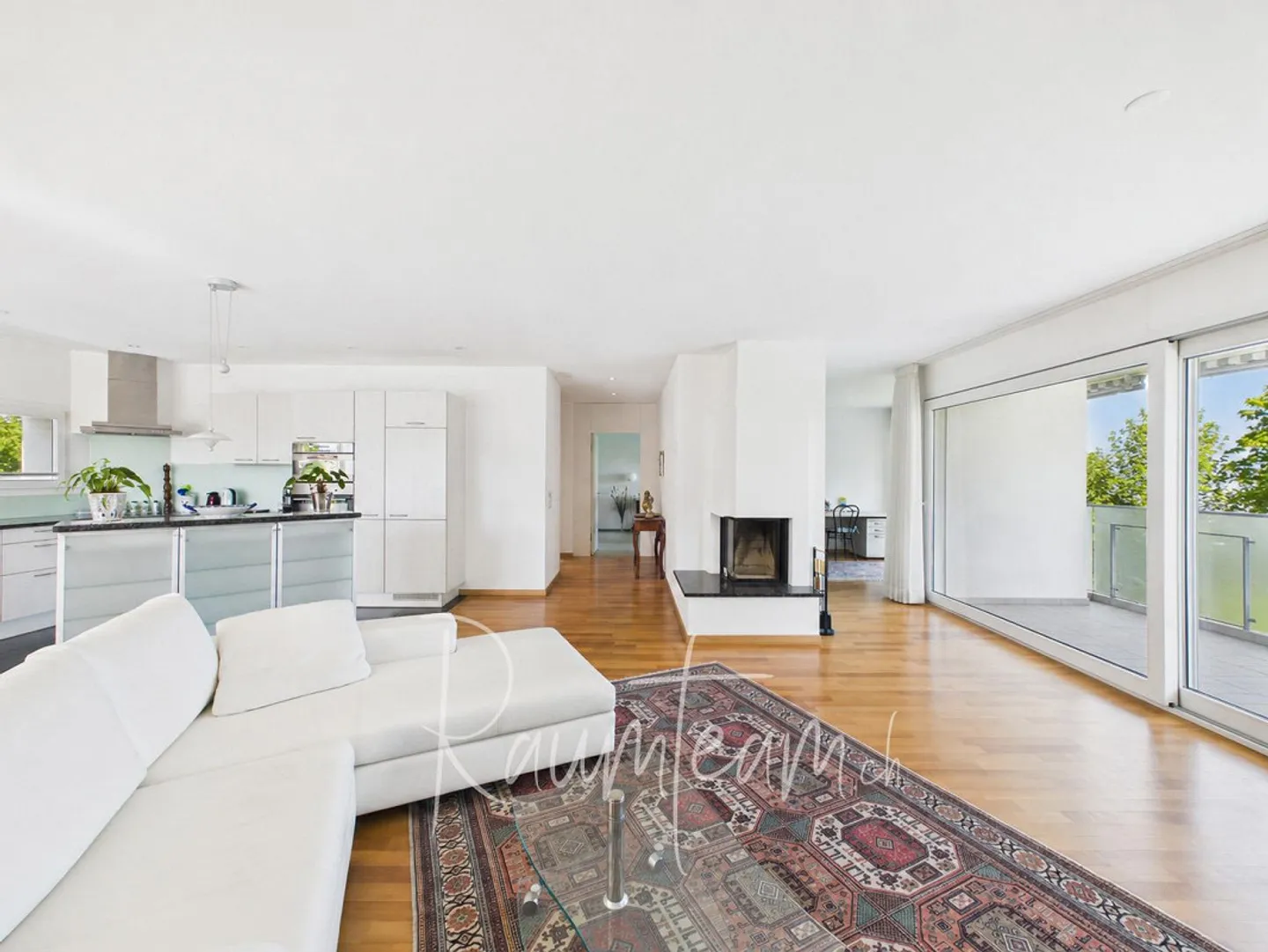 Living directly by the lake: Well-maintained apartment with lift and fireplace - Photo 7 of 10