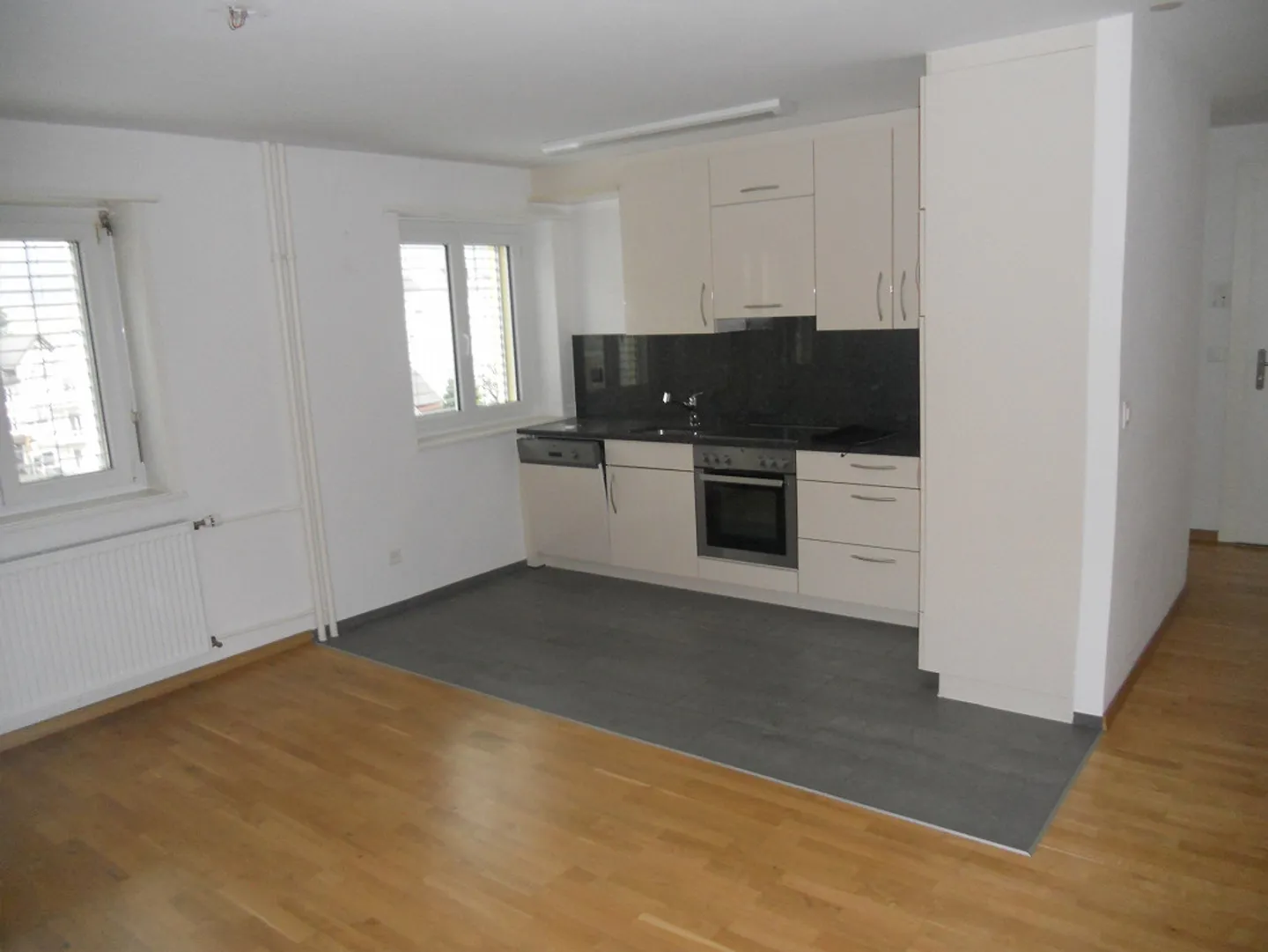 Geräumige Wohnung mit Balkon - Foto 2 von 5