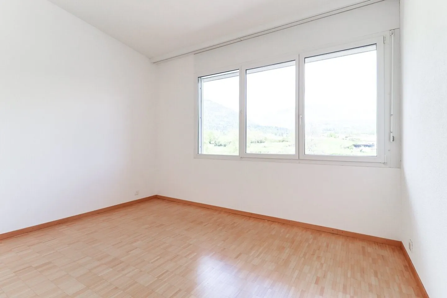 Charmante 4,5-Zimmer-Tripex in einer grünen Umgebung - Foto 5 von 9