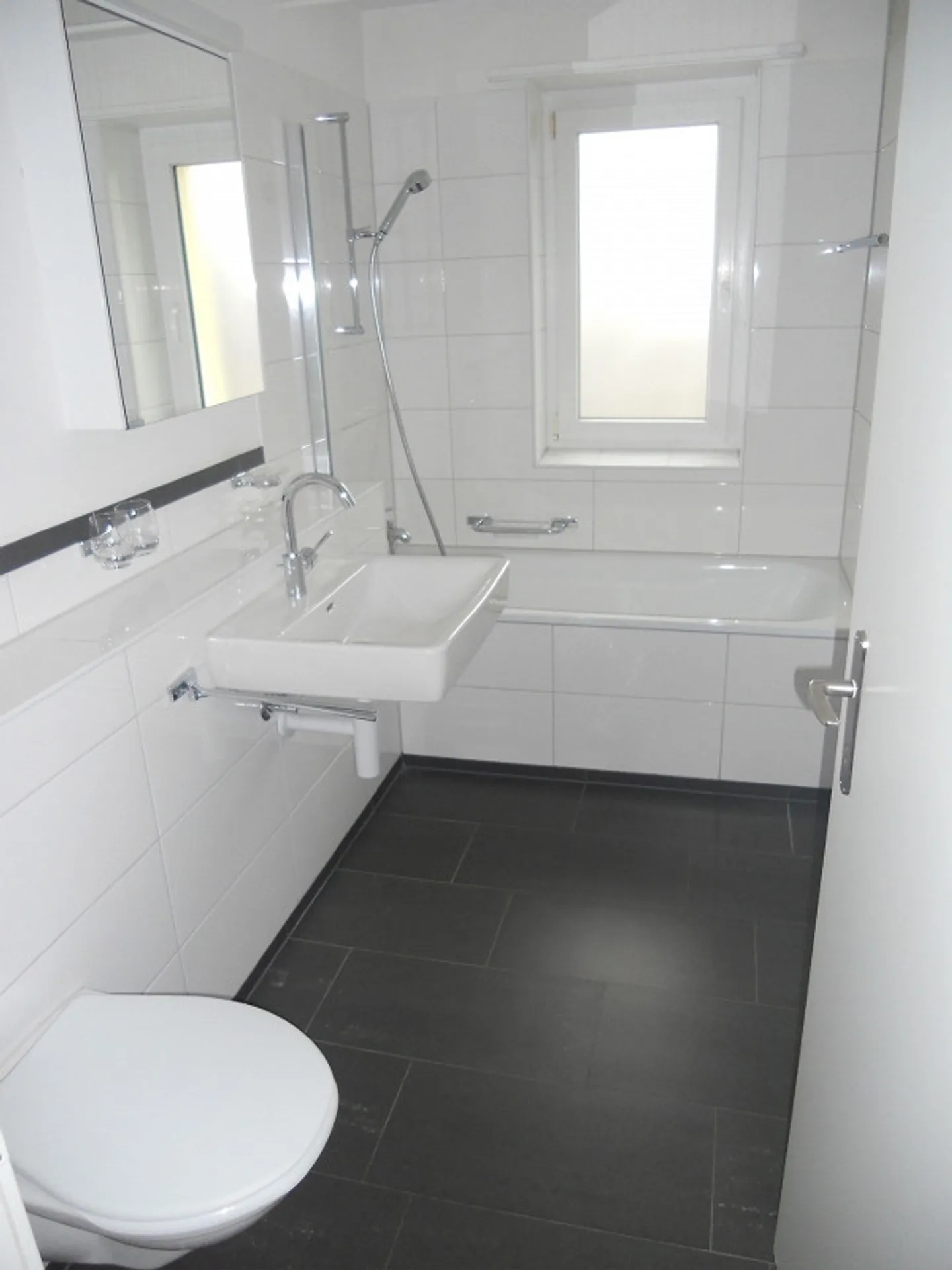 Geräumige Wohnung mit Balkon - Foto 4 von 5