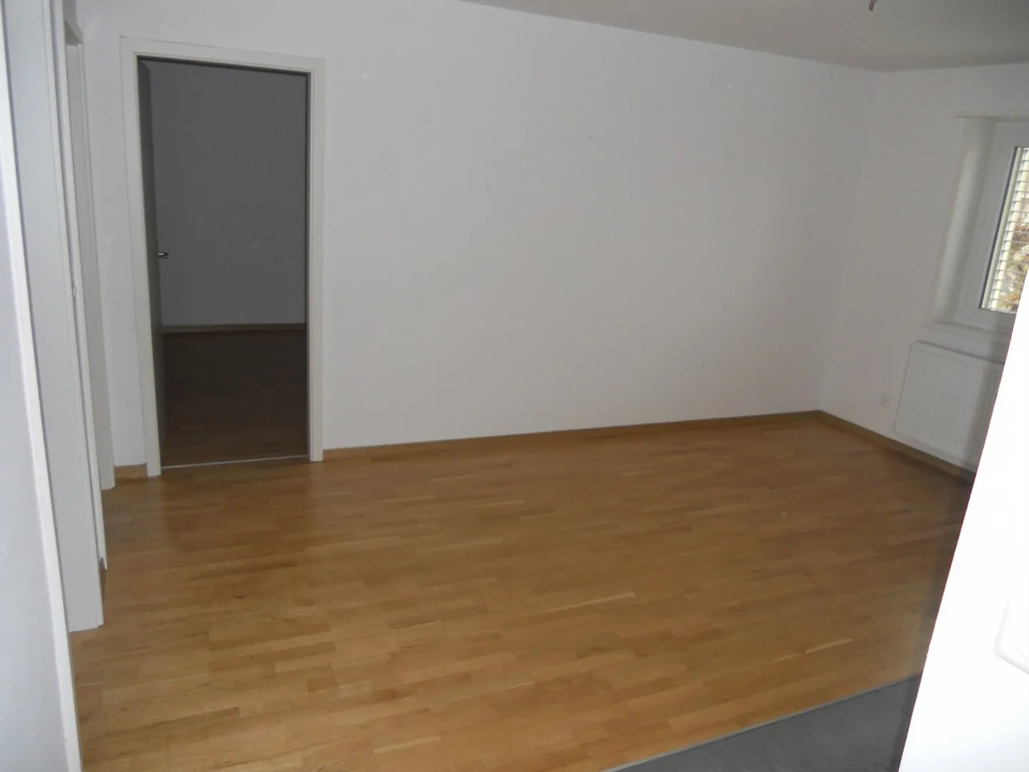 Geräumige Wohnung mit Balkon - Foto 3 von 5