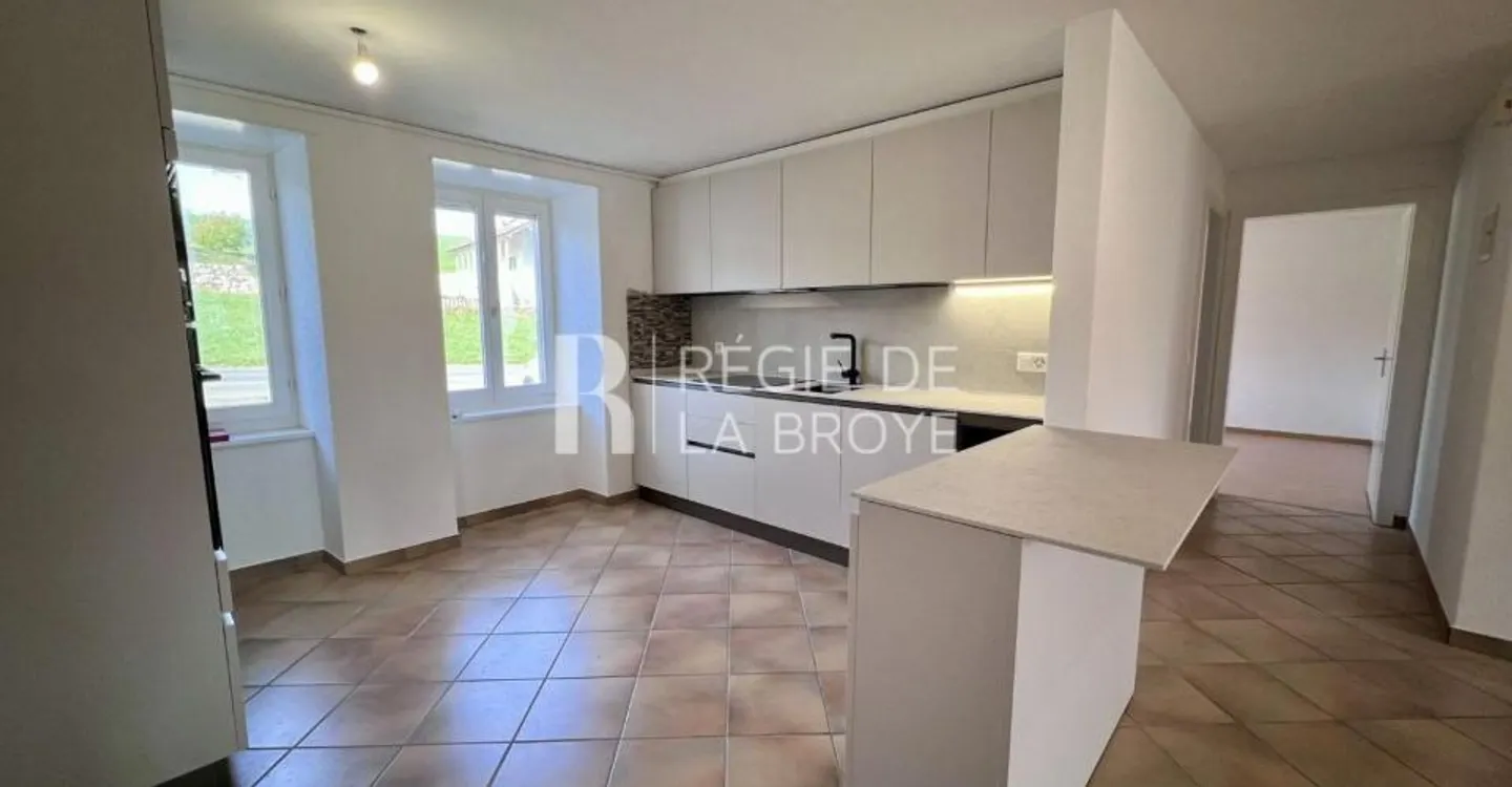 Appartement rénové de 2.5 pièces à Champtauroz - Foto 1 di 13