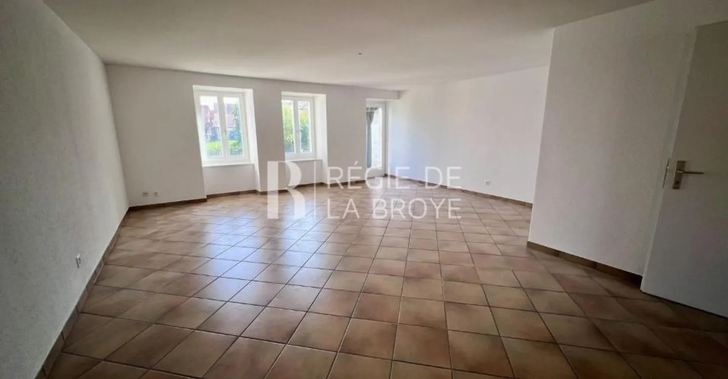 Appartement rénové de 2.5 pièces à Champtauroz - Foto 5 di 13