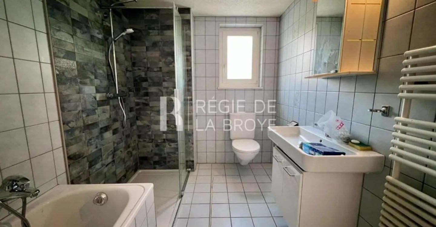 Appartement rénové de 2.5 pièces à Champtauroz - Foto 11 di 13