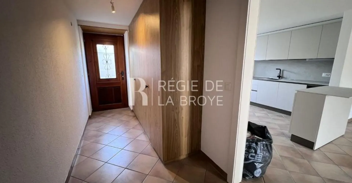 Appartement rénové de 2.5 pièces à Champtauroz - Foto 12 di 13