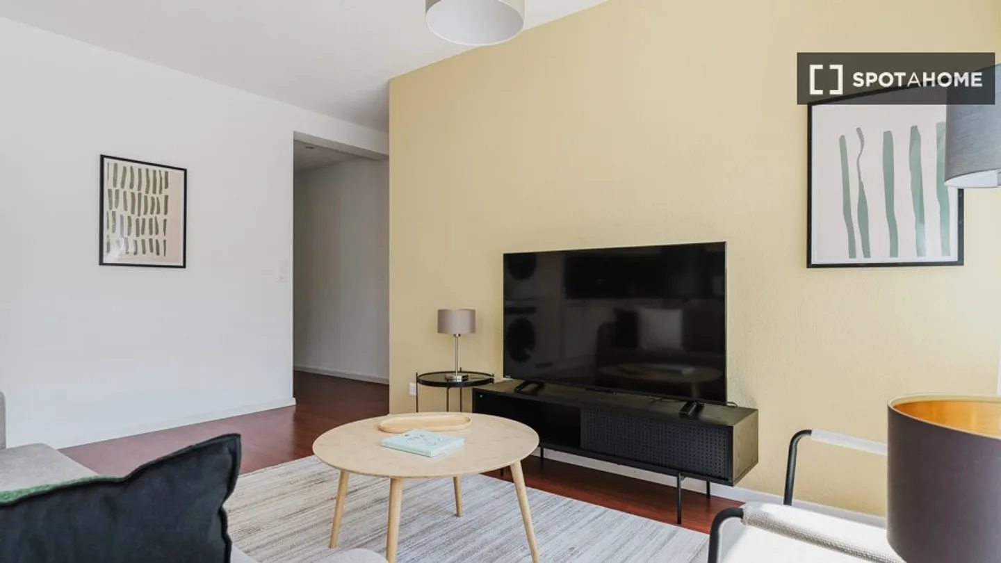 Entdecke, besichtige und miete dein neues Zuhause online mit vollem Vertrauen. - Foto 1 von 16