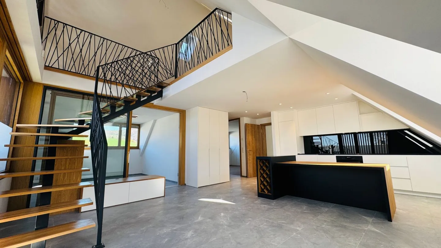 Helle, moderne 3½-Zimmer-Maisonettewohnung mit Wintergarten an idealer Lage in Itingen - Foto 2 von 11