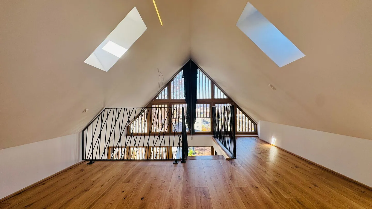 Helle, moderne 3½-Zimmer-Maisonettewohnung mit Wintergarten an idealer Lage in Itingen - Foto 3 von 11