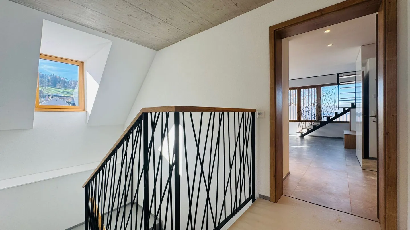 Helle, moderne 3½-Zimmer-Maisonettewohnung mit Wintergarten an idealer Lage in Itingen - Foto 8 von 11