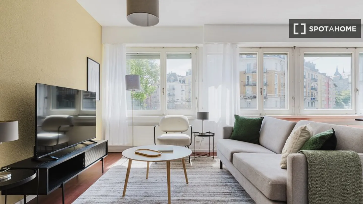 Entdecke, besichtige und miete dein neues Zuhause online mit vollem Vertrauen. - Foto 2 von 16