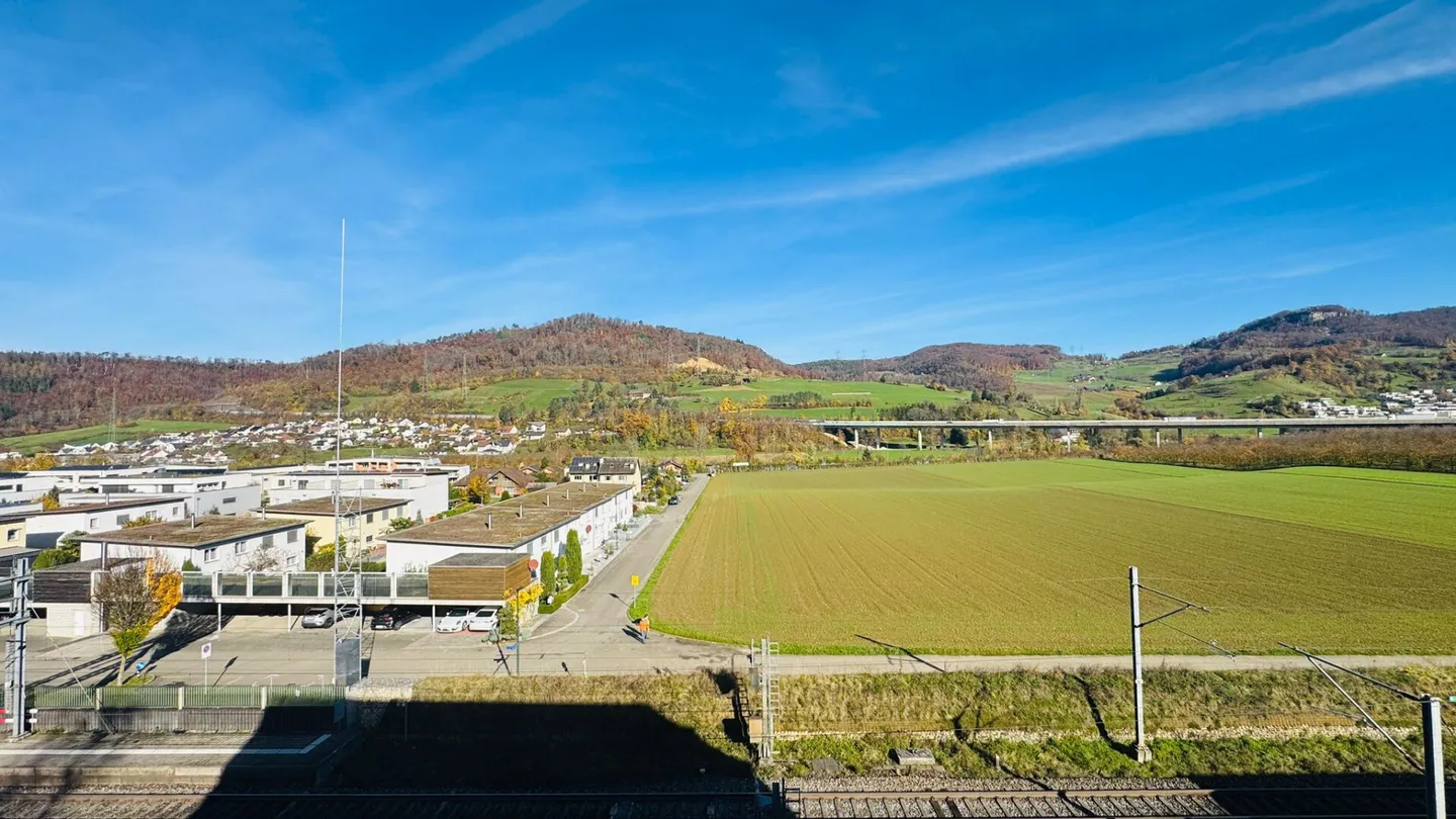 Helle, moderne 3½-Zimmer-Maisonettewohnung mit Wintergarten an idealer Lage in Itingen - Foto 5 von 11