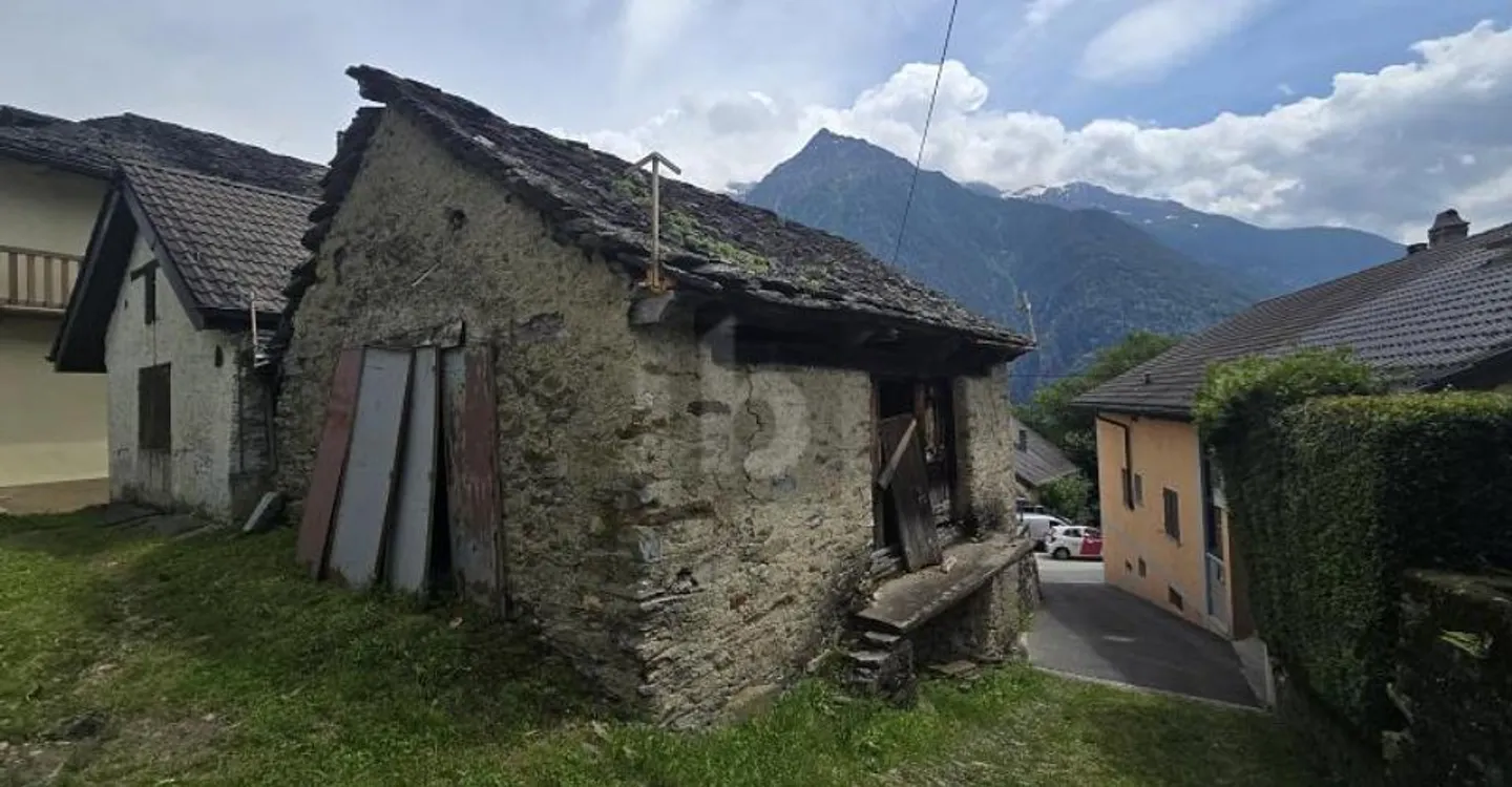 TRANQUILLA E SOLEGGIATA DA RISTRUTTURARE - Foto 3 von 5