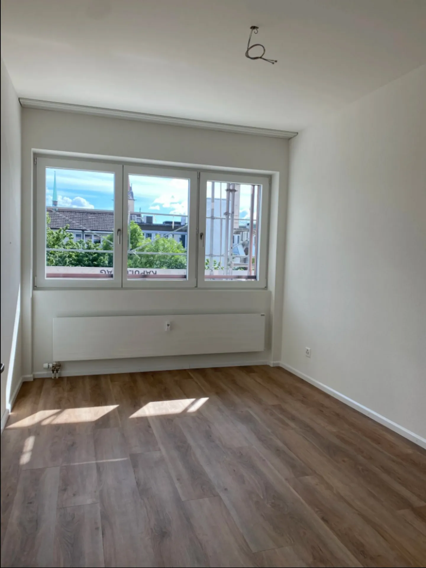 Spacious 4.5-room apartment with large roof terrace - Photo 5 of 12