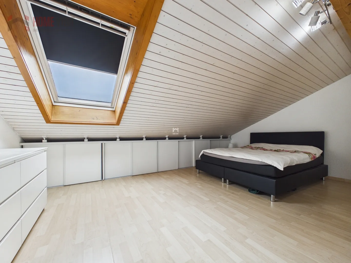 Living with charm and comfort in a popular residential area - Photo 3 of 16