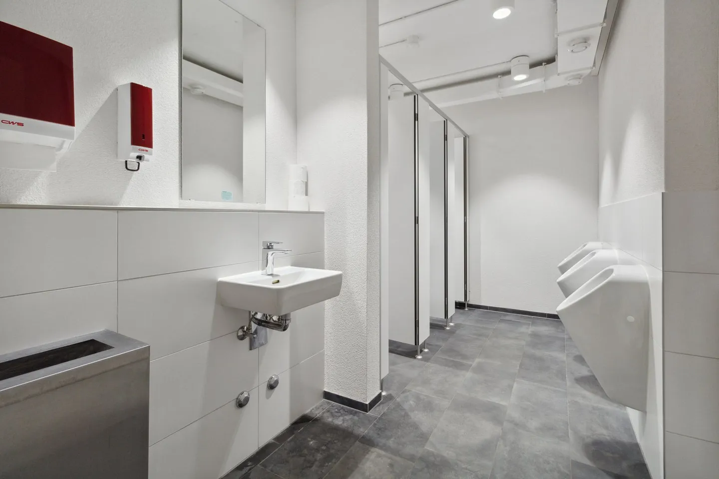 Bureaux lumineux et rénovés, 1er mois de loyer gratuit ! - Photo 4 sur 7