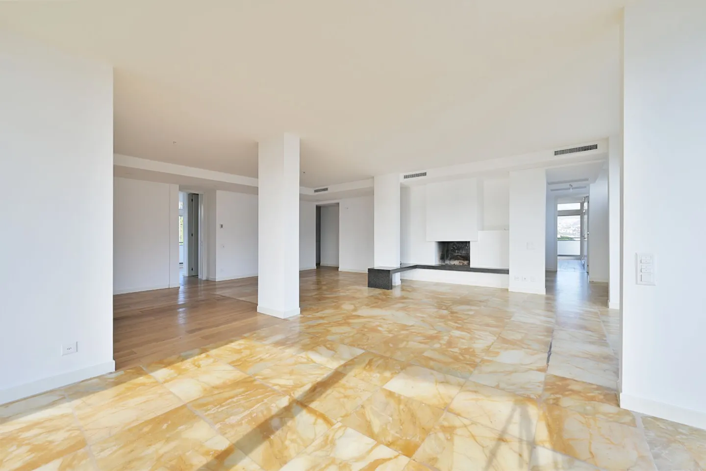 Stunning penthouse with lake view - Foto 2 di 10