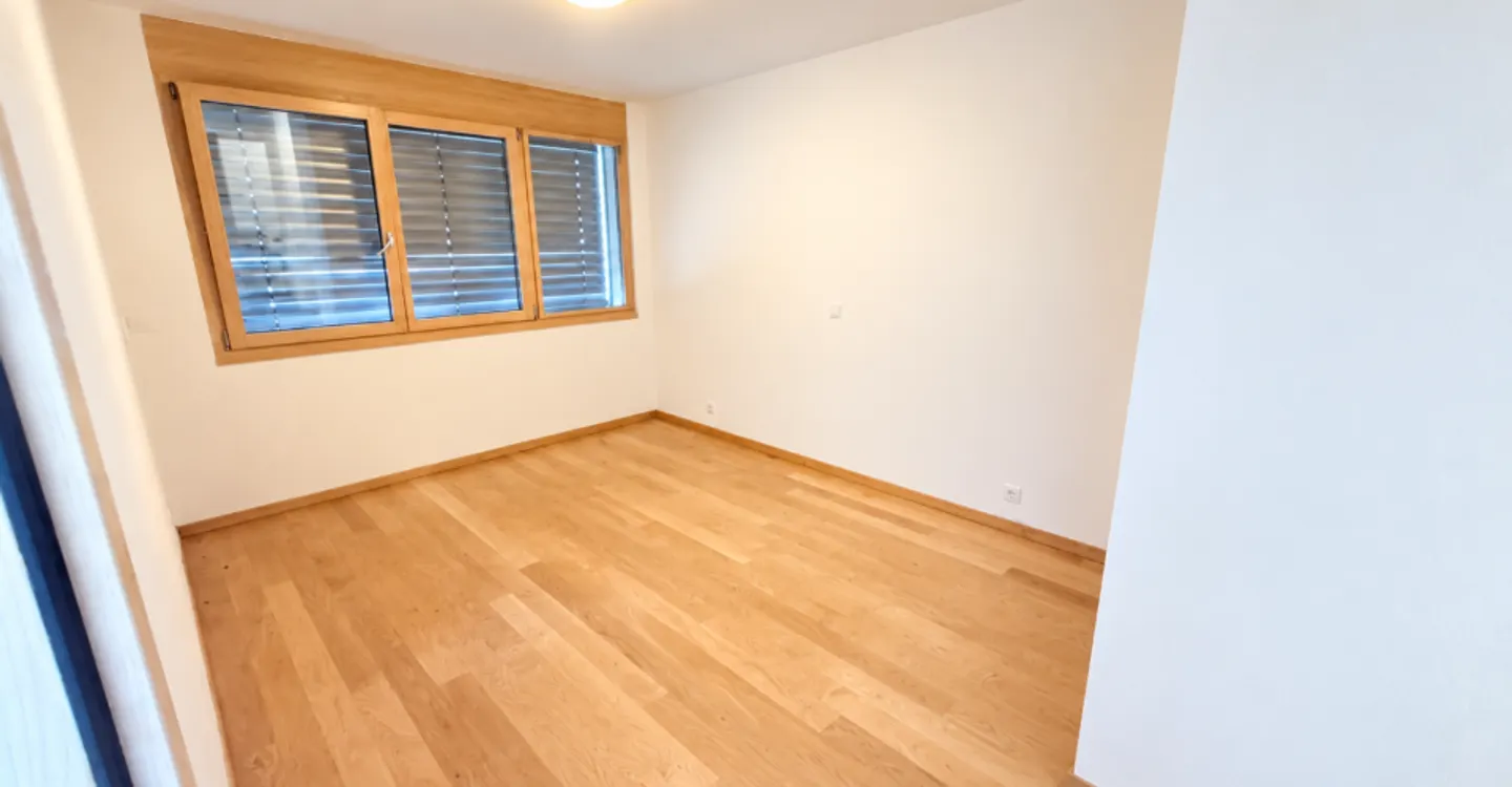 2.5-room apartment located on the ground floor - Photo 4 of 9