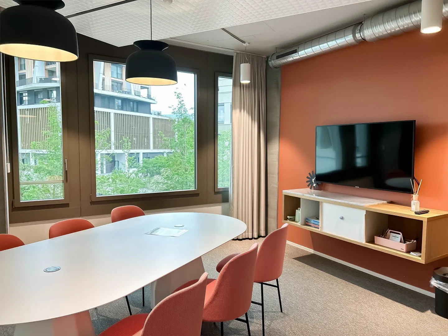 Maßgeschneidertes Büro für 4 in Zug - Foto 1 von 10