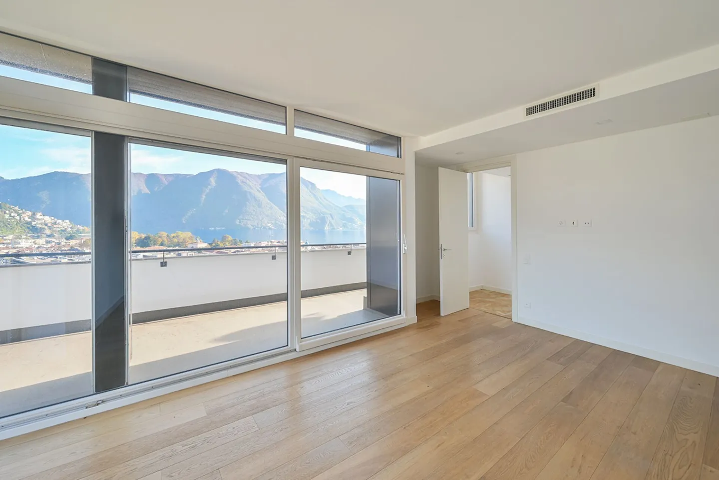 Splendido attico con vista lago - Foto 4 di 10