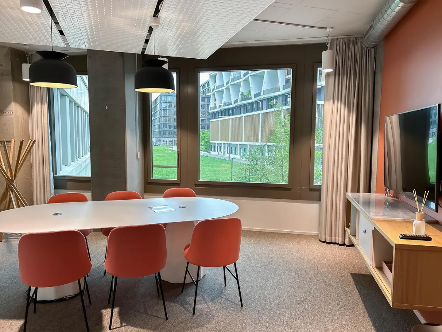 Maßgeschneidertes Büro für 4 in Zug - Foto 2 von 10