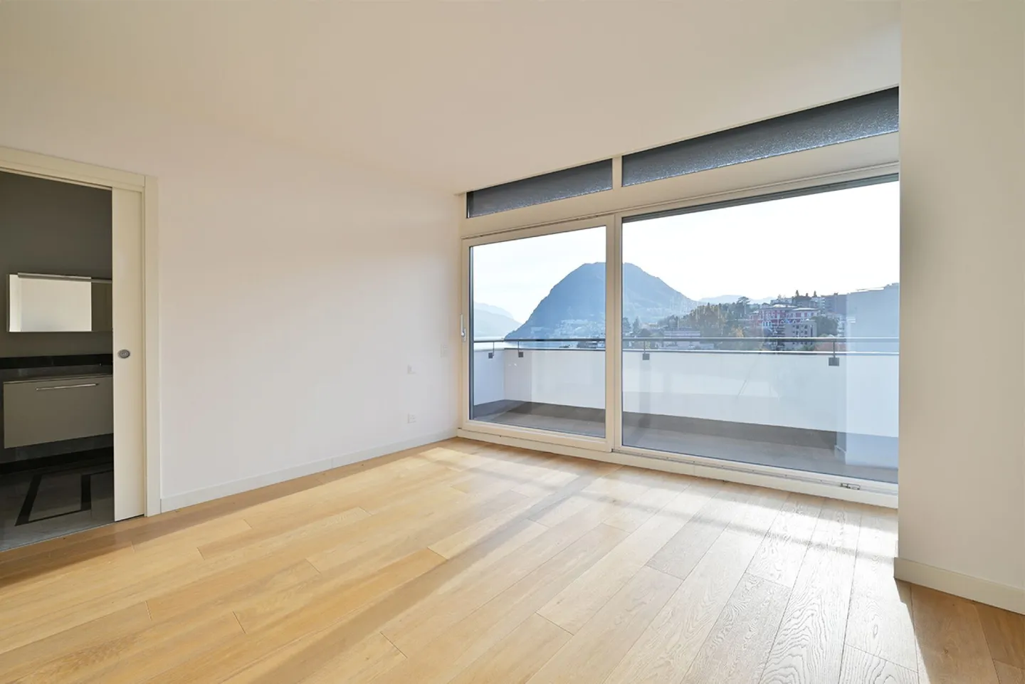 Splendido attico con vista lago - Foto 5 di 10