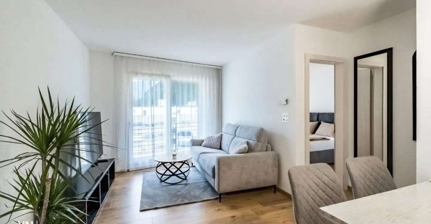 Helle, möblierte Wohnung an hervorragender, zentraler Lage im Herzen von Visp - Photo 1 of 10