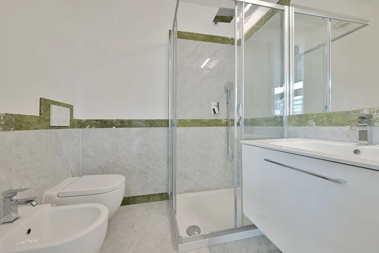 Splendido attico con vista lago - Foto 9 di 10