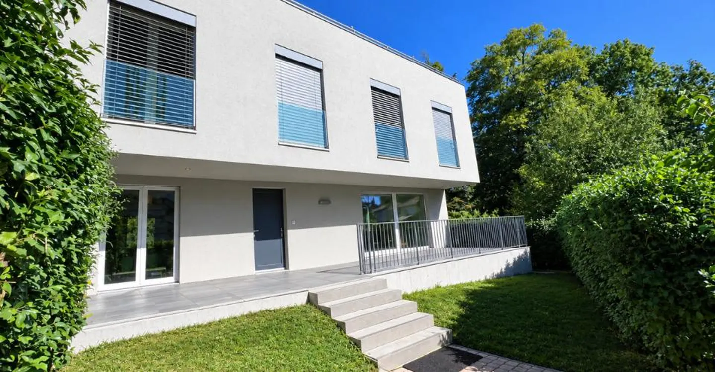 Duplex Apartment with Garden - Photo 13 of 13