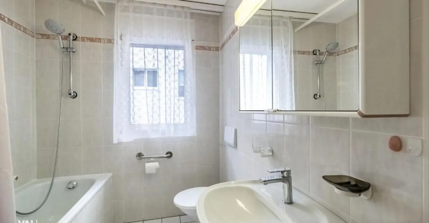 Helle, möblierte Wohnung an hervorragender, zentraler Lage im Herzen von Visp - Photo 8 of 10